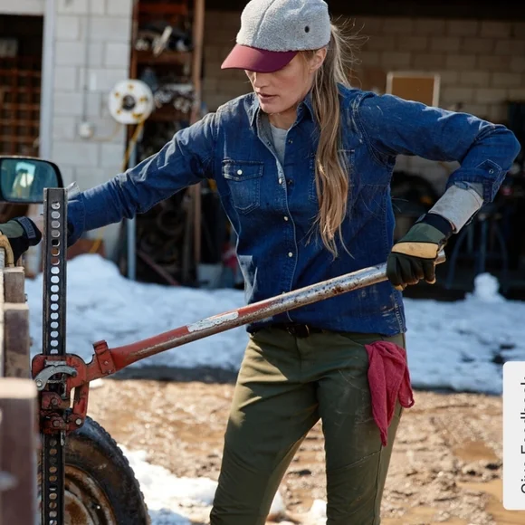 Women's DuluthFlex Pearl Snap Button Up Denim Shirt - Picture 2 of 8